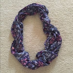 Scarf w/ Flower Pattern
